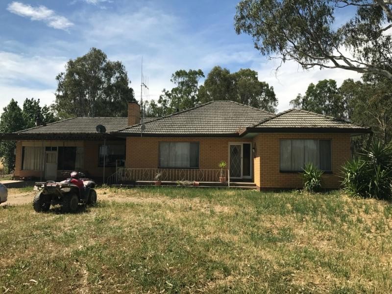 136 Smith Road, Koonoomoo VIC 3644