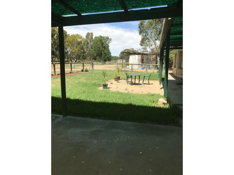 136 Smith Road, Koonoomoo VIC 3644