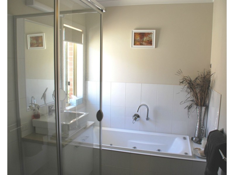 2 Nance Court, Cobram VIC 3644