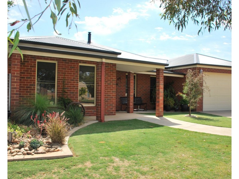 2 Nance Court, Cobram VIC 3644