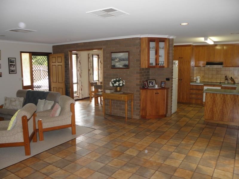 6 Lirrk Street, Cobram VIC 3644