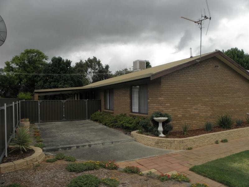 6 Lirrk Street, Cobram VIC 3644