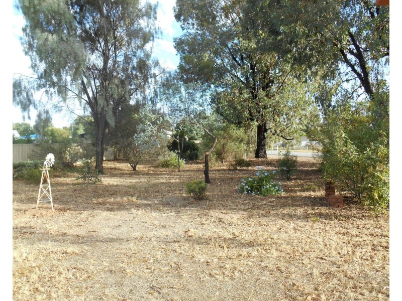8 Goorang Street, Katamatite VIC 3649