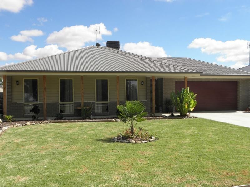156 Deniliquin Street, Tocumwal NSW 2714