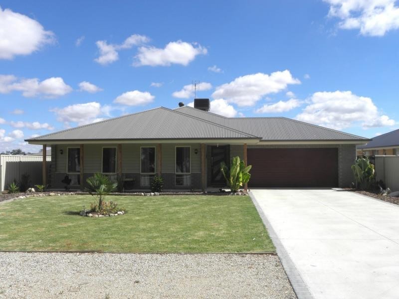 156 Deniliquin Street, Tocumwal NSW 2714