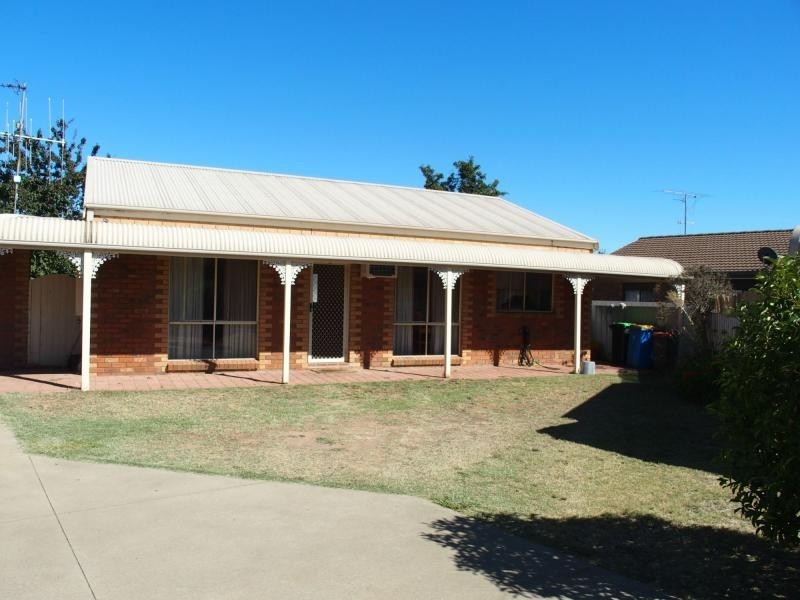 3/5 Sturt Street, Cobram VIC 3644