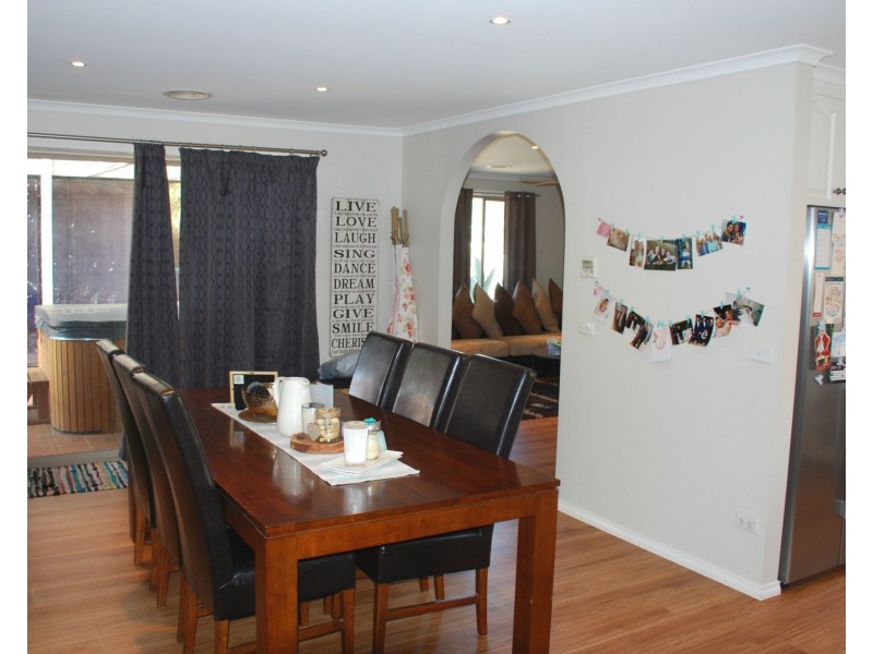 8 Apricot Circuit, Cobram VIC 3644