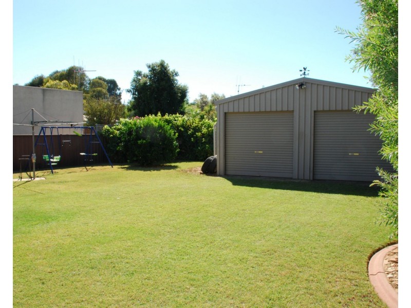 8 Apricot Circuit, Cobram VIC 3644
