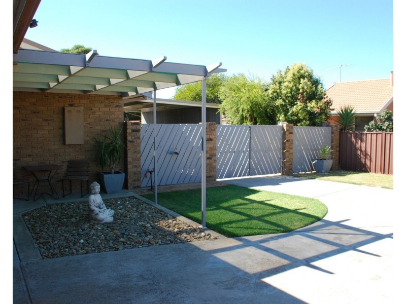 8 Apricot Circuit, Cobram VIC 3644