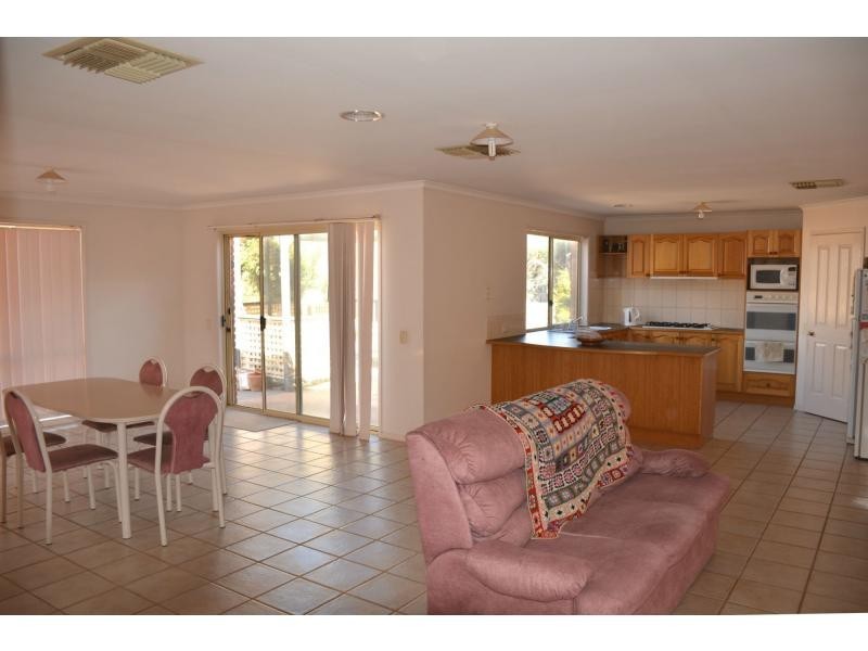 250 Golf Course Road, Barooga NSW 3644