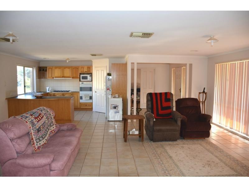 250 Golf Course Road, Barooga NSW 3644