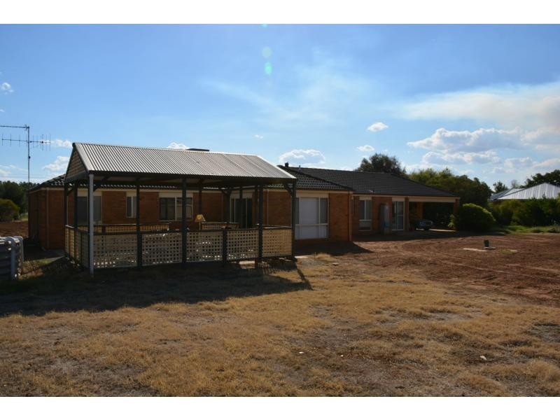 250 Golf Course Road, Barooga NSW 3644
