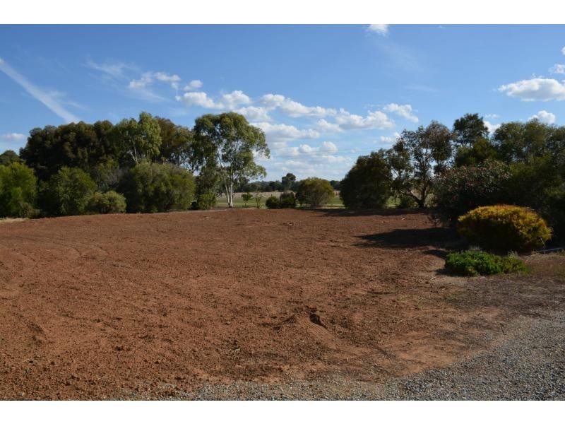 250 Golf Course Road, Barooga NSW 3644
