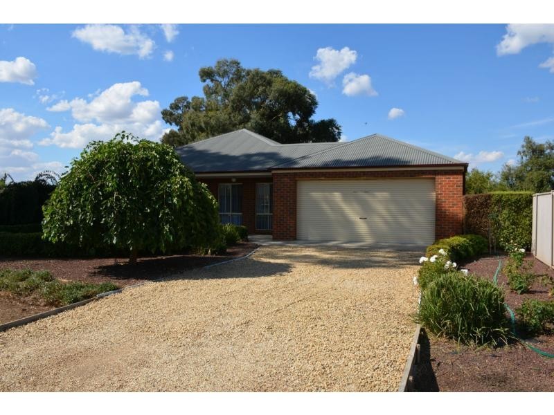 32 Kenny Road, Yarroweyah VIC 3644