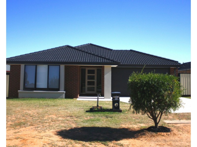 24 Gattuso Drive, Cobram VIC 3644