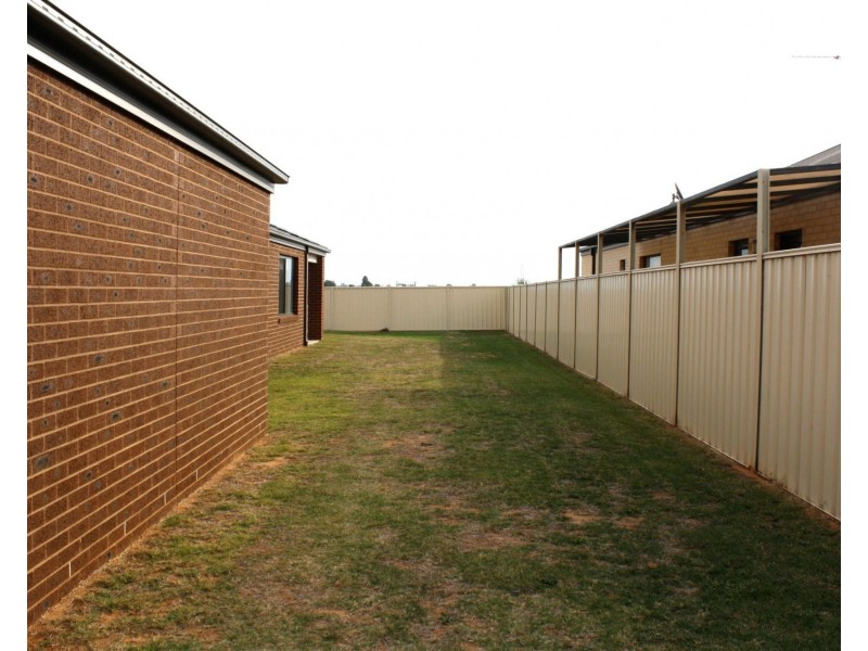 24 Gattuso Drive, Cobram VIC 3644