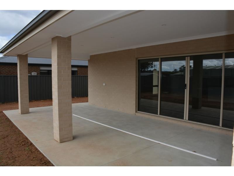 28 Dudley Park Lane, Cobram VIC 3644