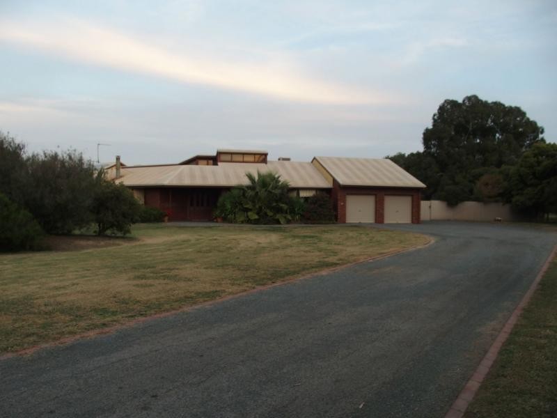 40 Catona Crescent, Cobram VIC 3644