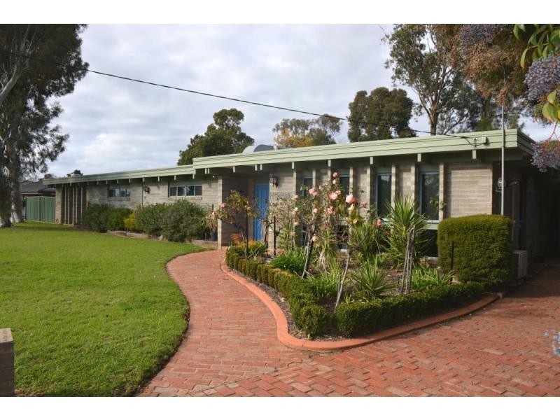 16 Toms Drive, Cobram VIC 3644