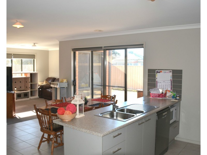 23 Anzac Avenue, Tocumwal NSW 2714