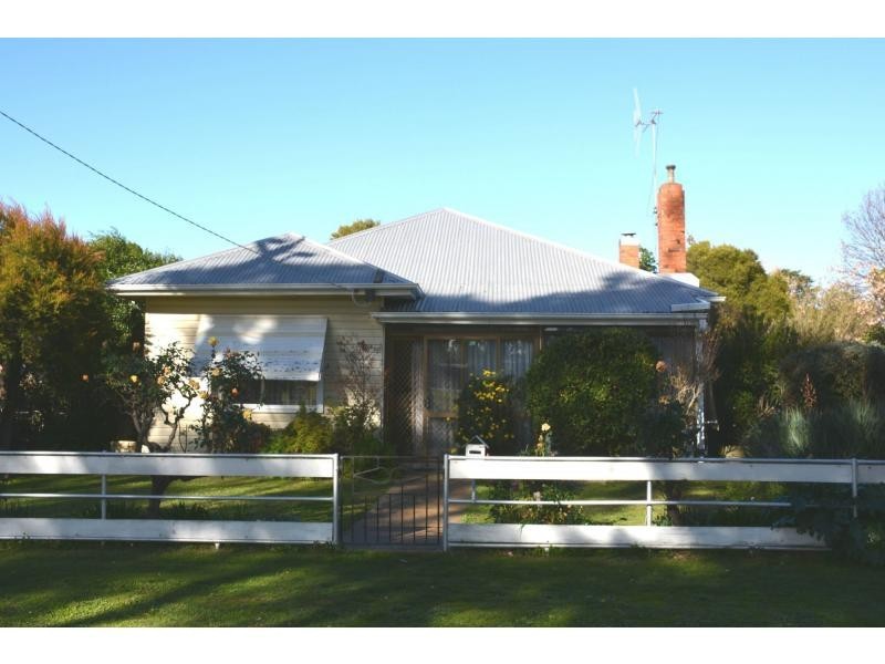 16 Elizabeth Street, Cobram VIC 3644