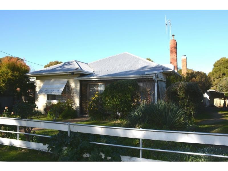 16 Elizabeth Street, Cobram VIC 3644