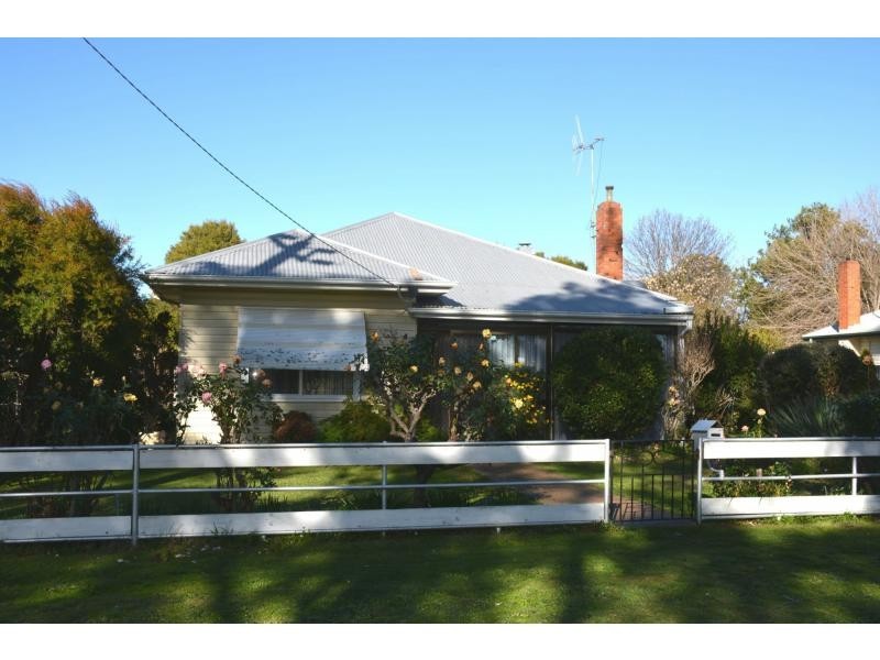 16 Elizabeth Street, Cobram VIC 3644
