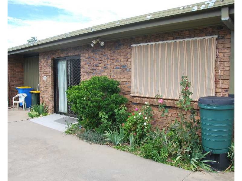 2/6 Thompson Avenue, Cobram VIC 3644