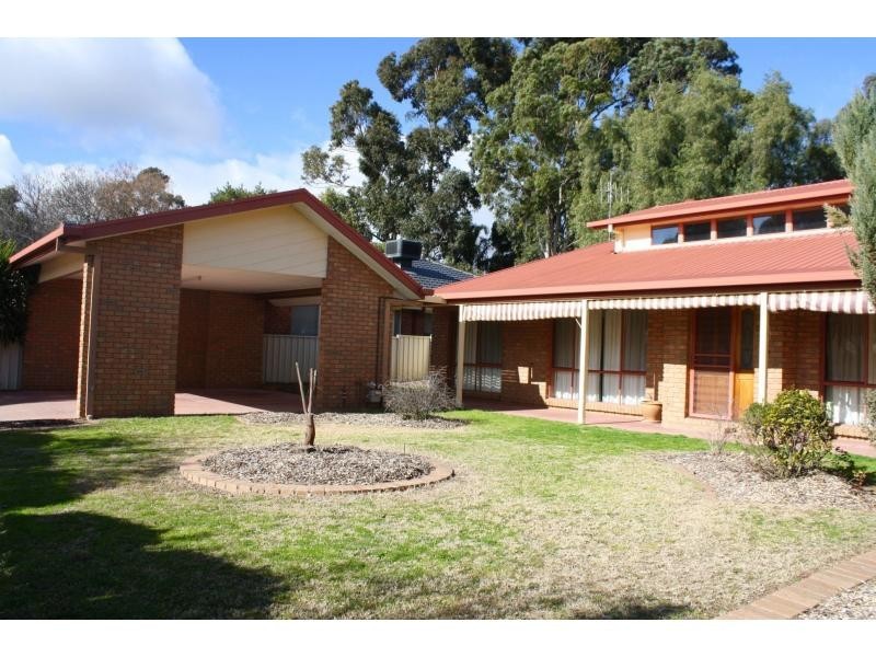 12 Burke Court, Cobram VIC 3644