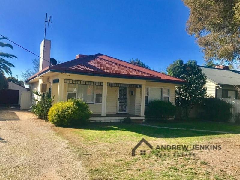 11 Lisfarron Avenue, Cobram VIC 3644