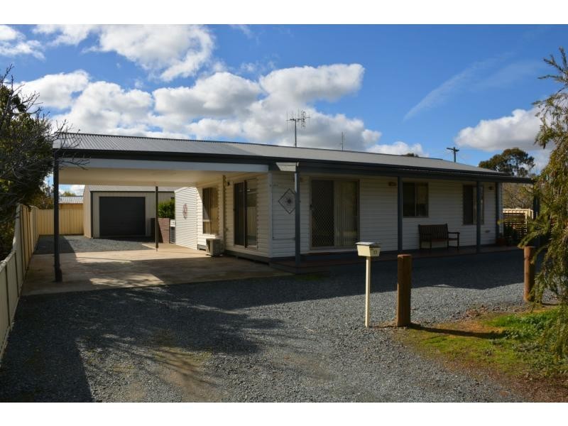 19 Hill Street, Tocumwal NSW 2714