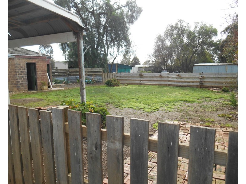 19 Beek Street, Katamatite VIC 3649