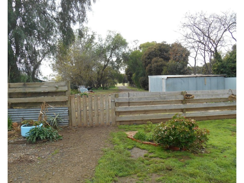 19 Beek Street, Katamatite VIC 3649