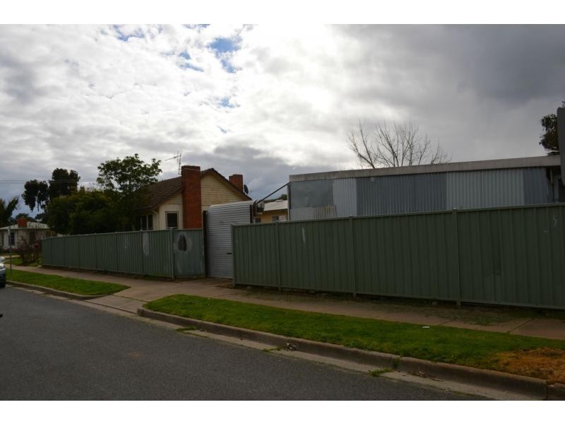 10 Wadeson Street, Cobram VIC 3644