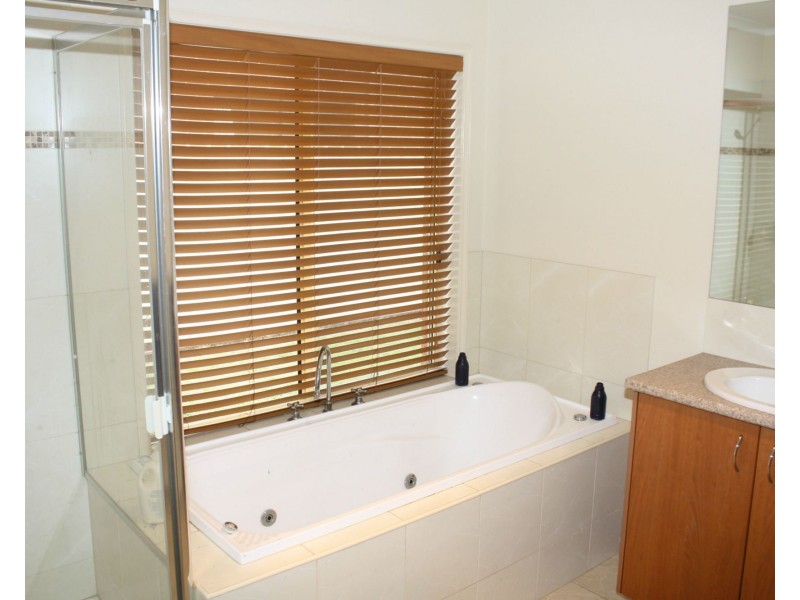 13 Elberta Court, Cobram VIC 3644