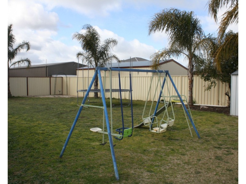 13 Elberta Court, Cobram VIC 3644