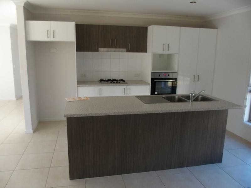 22 Mavis Steward Drive, Barooga NSW 3644