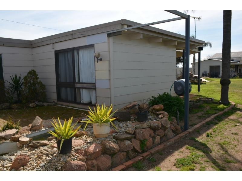 15 Moore Street, Katamatite VIC 3649