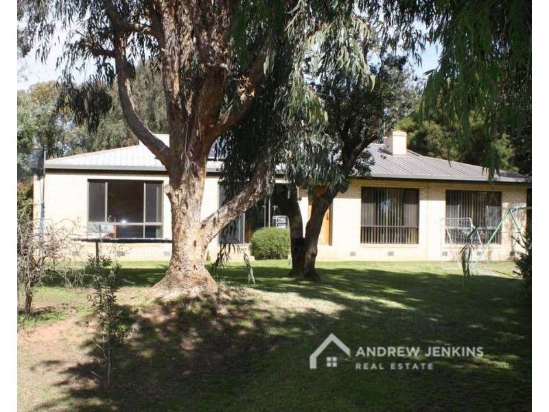 14 Barnes Road, Cobram VIC 3644