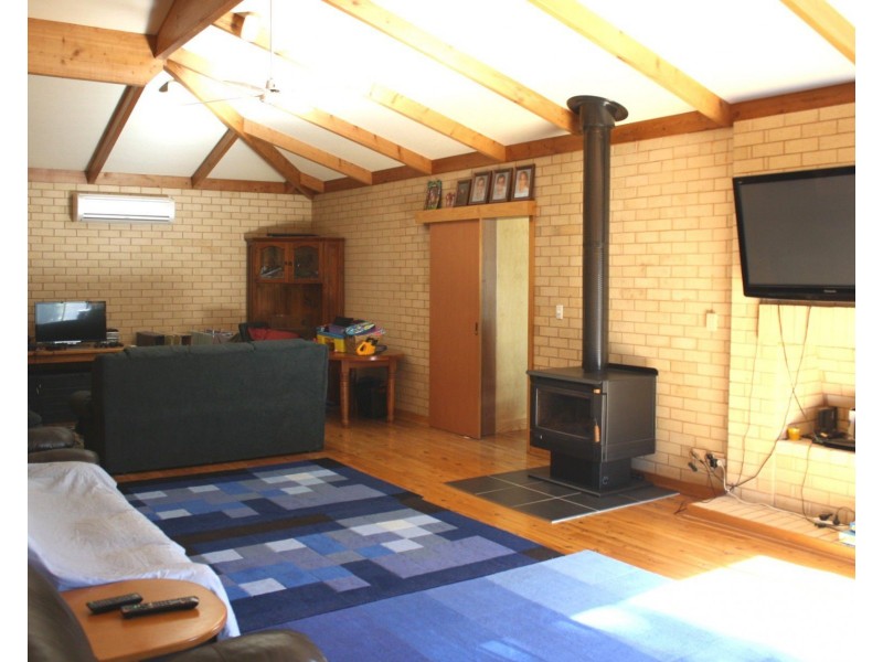 14 Barnes Road, Cobram VIC 3644