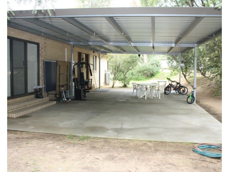14 Barnes Road, Cobram VIC 3644
