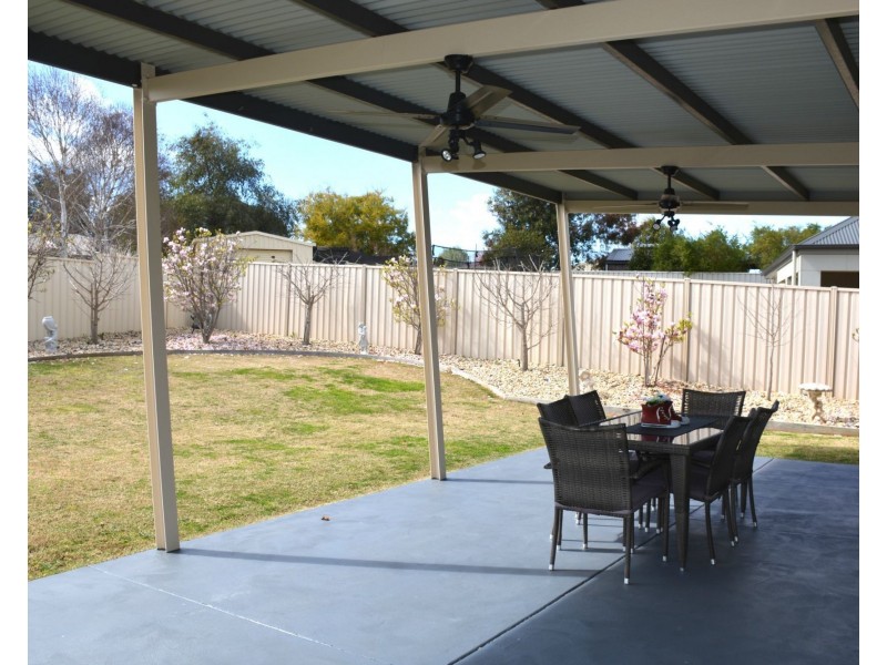42 Lawson Drive, Barooga NSW 3644