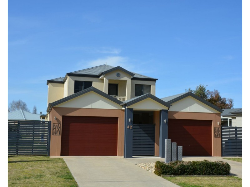 42 Lawson Drive, Barooga NSW 3644