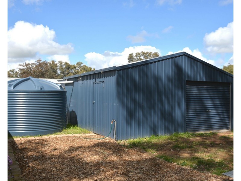 15 Kenny Road, Yarroweyah VIC 3644