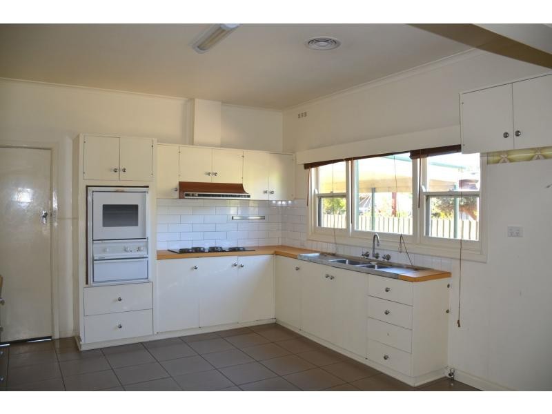 10 Warkil Street, Cobram VIC 3644