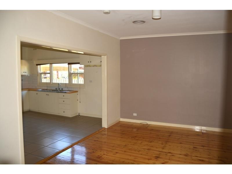 10 Warkil Street, Cobram VIC 3644