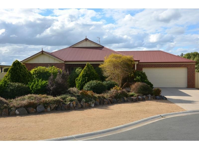 2 Alexandra Court, Cobram VIC 3644