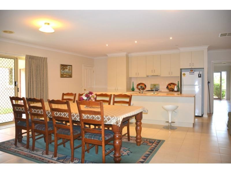 2 Alexandra Court, Cobram VIC 3644