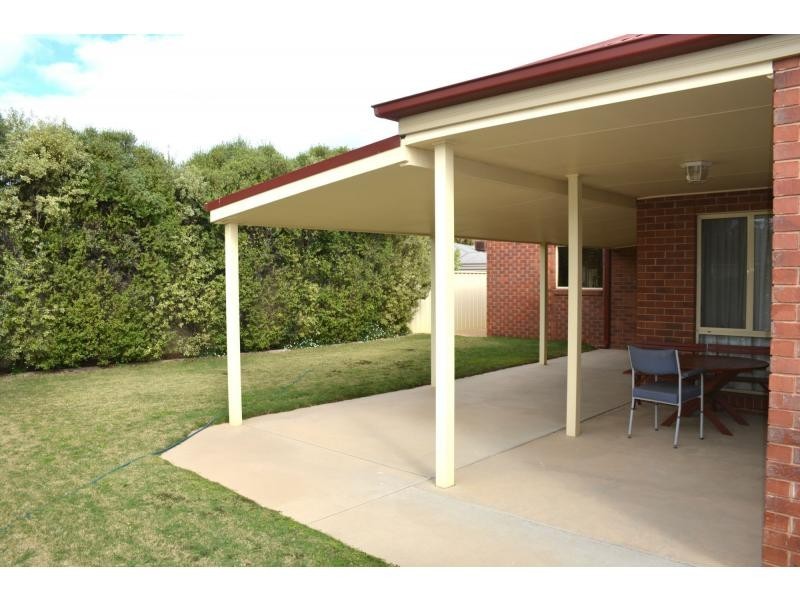 2 Alexandra Court, Cobram VIC 3644