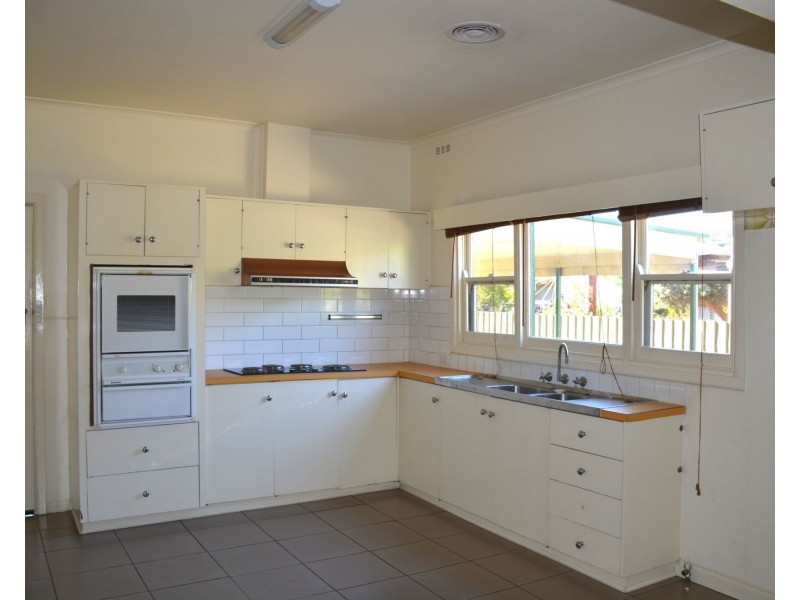 10 Warkil Street, Cobram VIC 3644